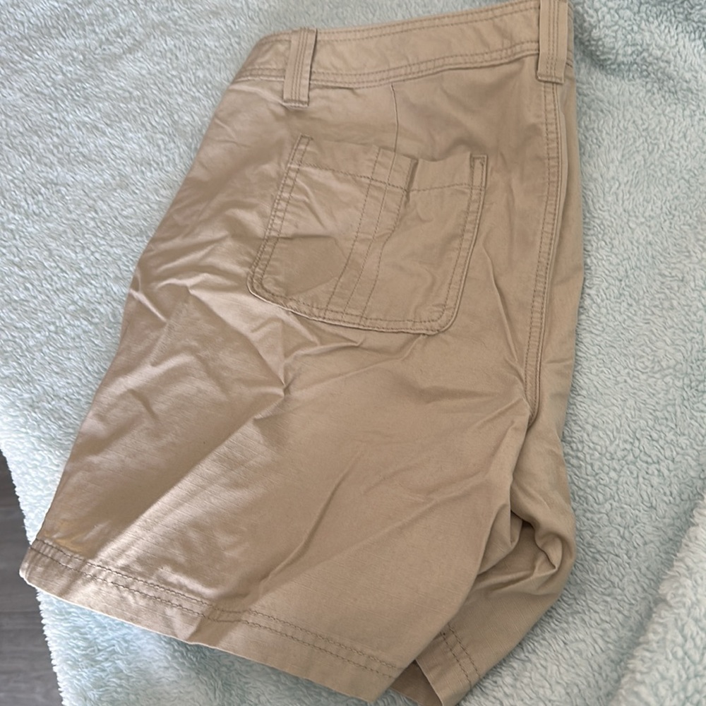 KAKI SHORTS - Picture 2 of 2